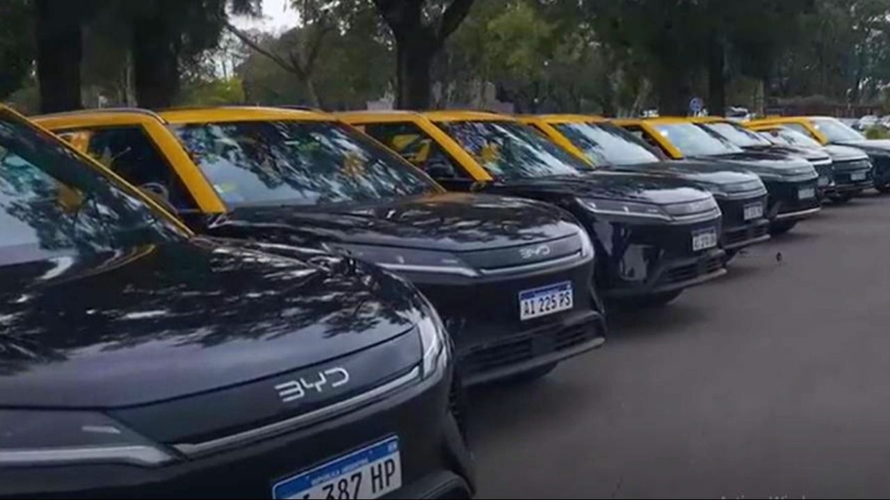 Buenos Aires apuesta por los taxis eléctricos para renovar su flota