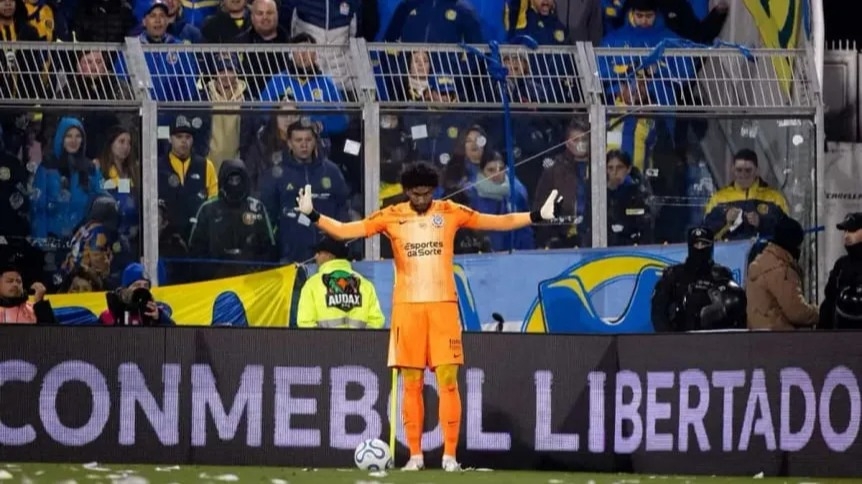 Corinthians denunció racismo contra Hugo Souza en el Gigante de Arroyito