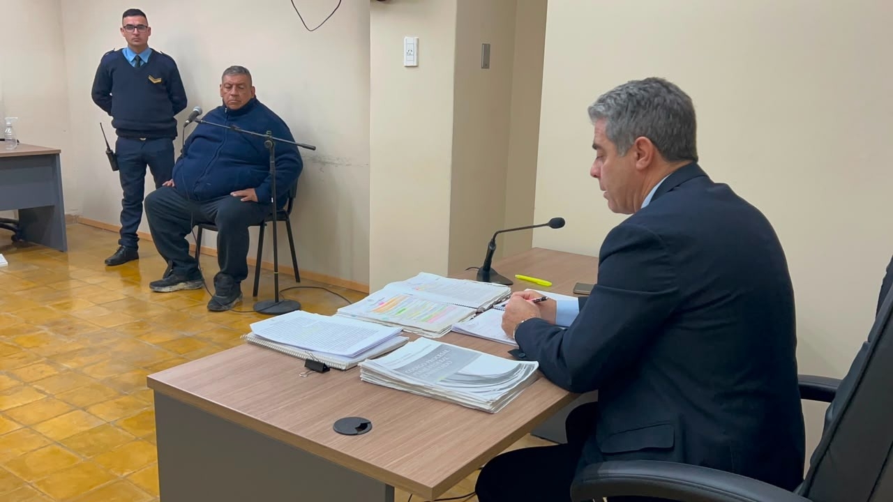“Es triste, es una desgracia”: Ernestito Villavicencio al salir de Tribunales