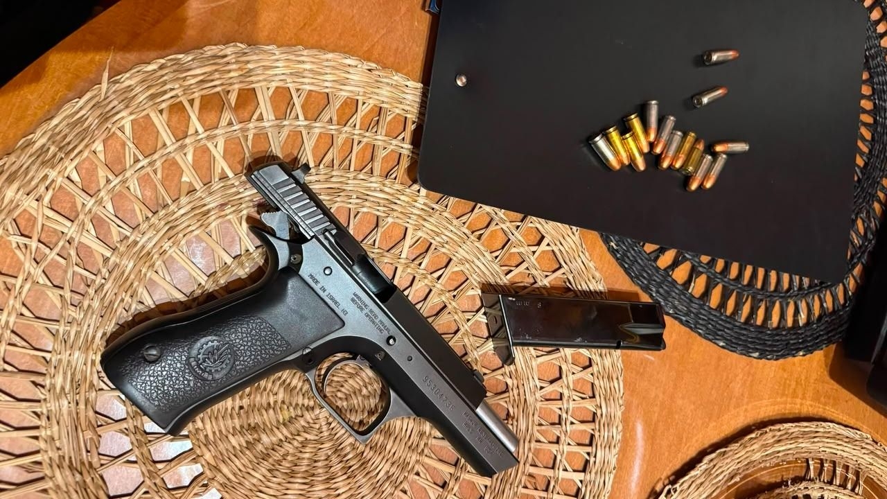 Secuestraron una pistola de 9 mm en Santa Lucía