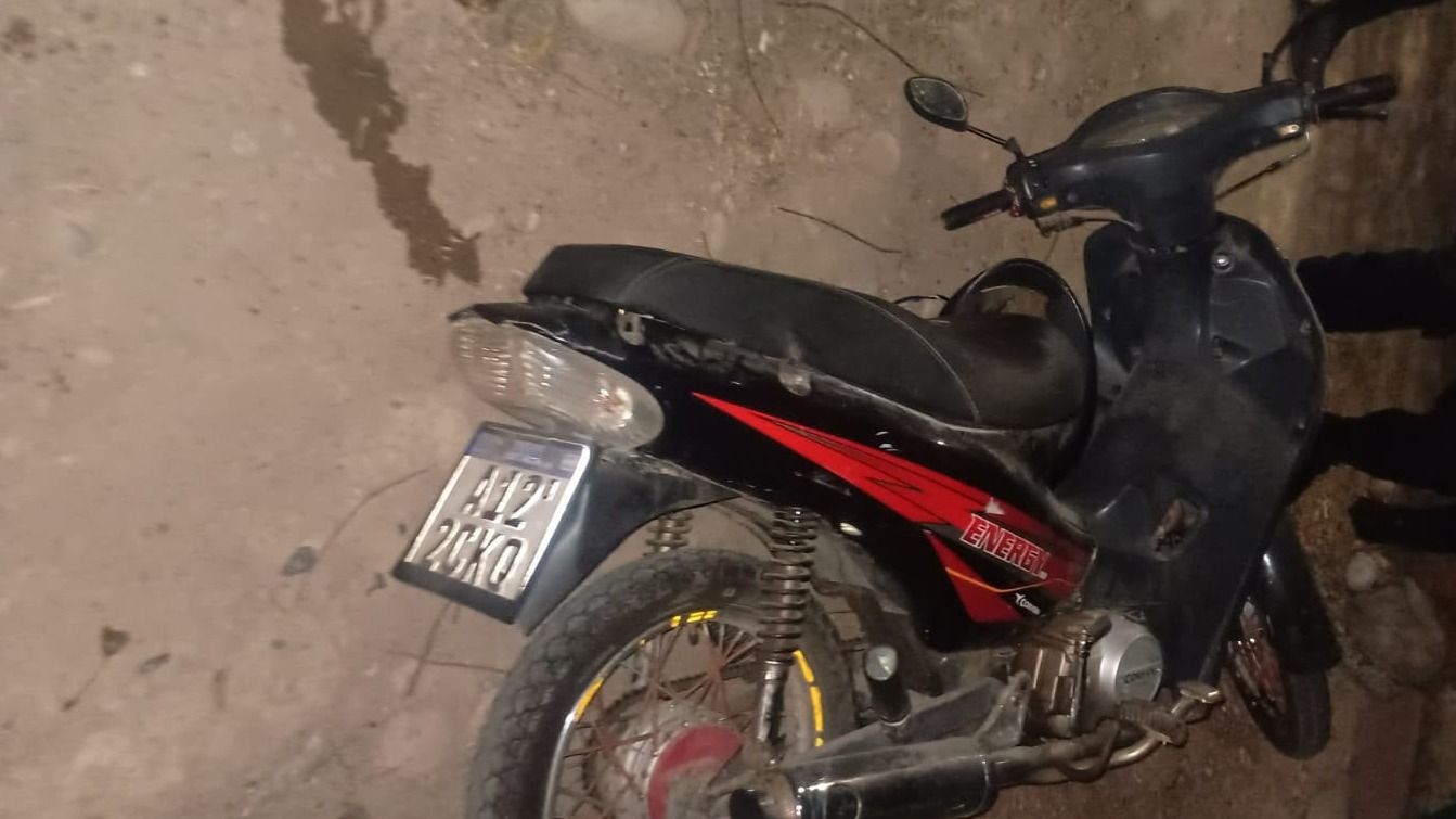 El Comando Radioeléctrico encontró una moto abandonada en Circunvalación