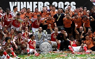 Arsenal aplastó al Manchester City y se quedó con el primer título