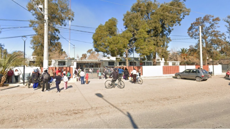 Robaron una escuela de Rivadavia y se llevaron hasta los útiles