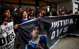 Escándalo por la muerte de Maradona: analizaron estudios pero eran de su padre