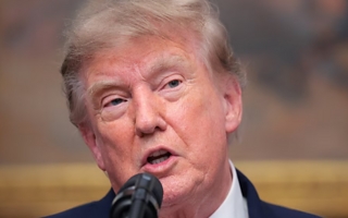 Trump endureció el cerco contra Irán y lanzó una fuerte amenaza mundial