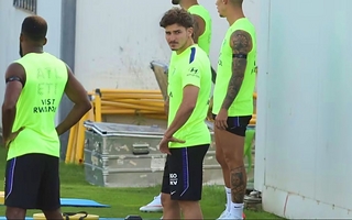 Aparecieron carteles contra Julián Álvarez en la Ciudad Deportiva del Atlético