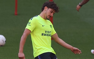 Julián Álvarez rechazó una oferta de la Premier y espera al Barcelona