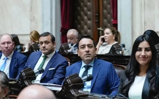 Dos gobernadores crean un bloque para negociar “ley por ley” con Milei