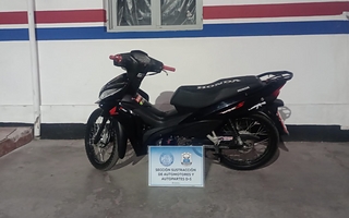 Dos motos robadas aparecieron en Rawson y Rivadavia