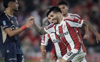 River recibe al invicto Vélez y busca confirmar su recuperación
