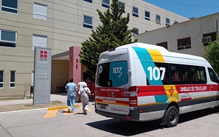 Un motociclista quedó inconsciente tras un fuerte choque en Santa Lucía