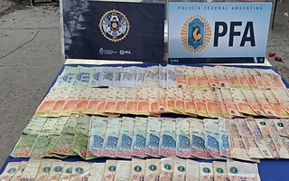 Cayó un presunto líder narco mientras fraccionaba cocaína en Caucete