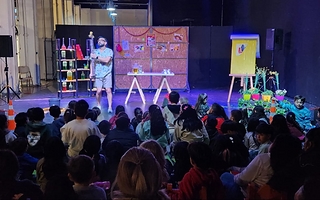 Contelandia mezcló pantallas, juegos, teatro y circo en el Conte Grand
