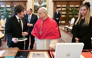 El Gobierno analiza un feriado por la visita del papa León XIV