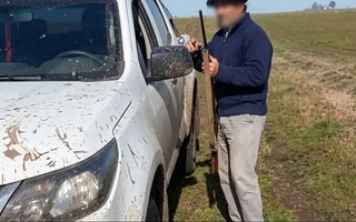 Entraron a cazar a un campo sin permiso y el dueño les disparó