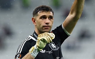Dibu Martínez fue ofrecido al Chelsea tras caerse su pase a Juventus