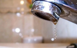Por el fuerte viento, advierten por posibles problemas con el agua 