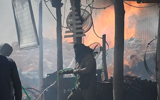 Incendio en Pocito: 18 casas quedaron destruidas y hay 60 afectados