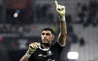 Dibu Martínez deja Aston Villa y es nuevo arquero de Chelsea