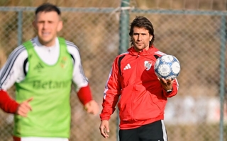 Comenzó la era Ponzio: dirigió su primera práctica tras la salida de Coudet