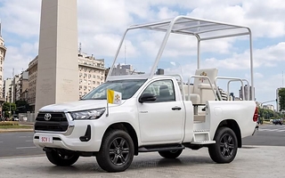 Una Toyota Hilux argentina será el papamóvil que trasladará a León XIV