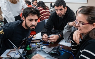 Cuatro escuelas técnicas de San Juan recibirán tecnología y equipamiento