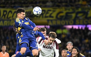 Boca festejó un triunfo agónico ante Lanús en la Bombonera