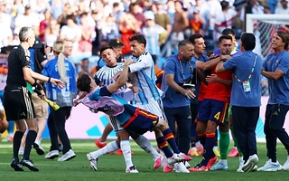 Paredes no se guardó nada y cuestionó las diez fechas que recibió de FIFA