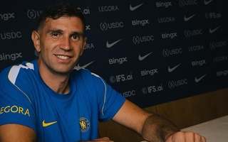 Dibu fue presentado en Chelsea: “Soy pura pasión y juego con el corazón”