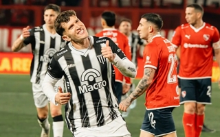 Golpazo para Independiente: Gimnasia lo goleó y se trepó a la cima