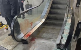 Una escalera mecánica colapsó en una estación de tren y dejó 11 heridos