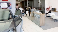 Para acceder a un 0 km, ¿cuántos salarios se necesitan?