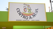Tocó a sus hijastras y a una le mostró el pene: fue condenado, pero no irá a la cárcel