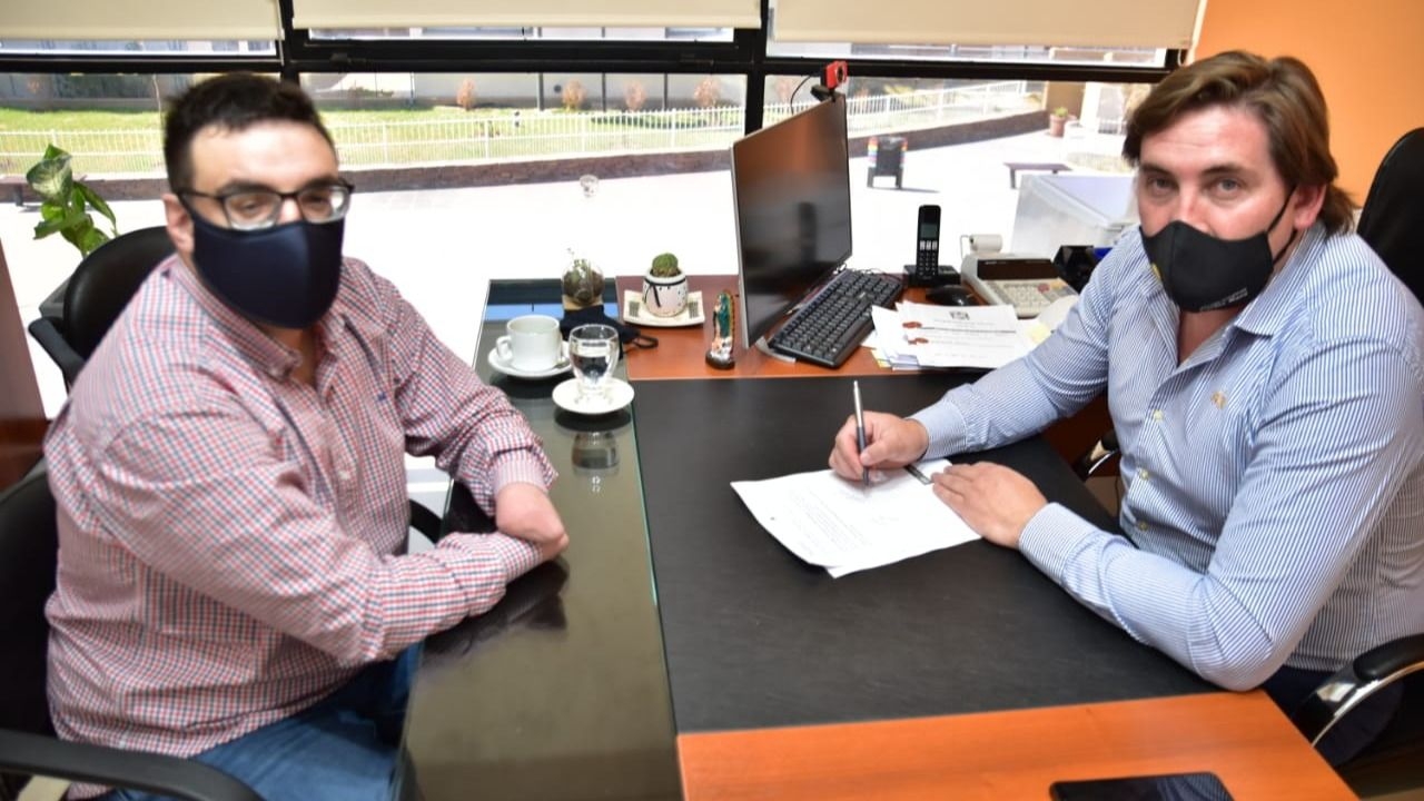 Harán inclusivos los espacios públicos de Angaco 