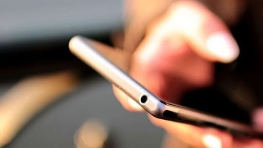 El Gobierno bloqueará celulares en cárceles federales para frenar delitos