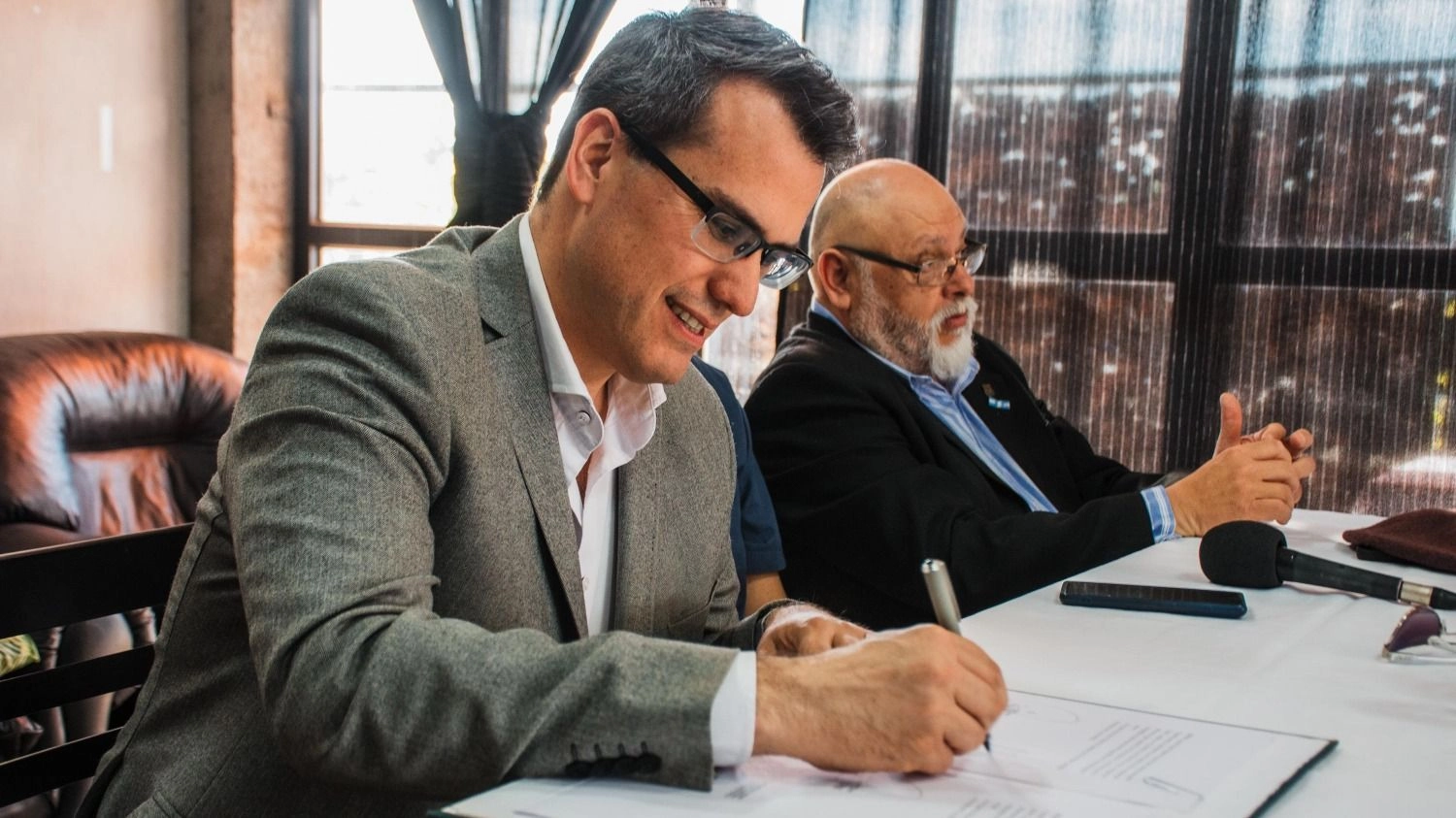 El intendente de Rawson le pidió la renuncia a 76 funcionarios por un déficit de $300 millones