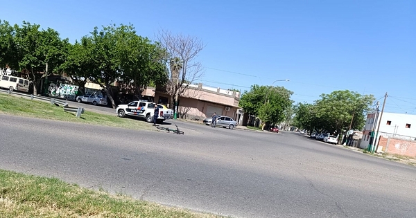 Un ciclista debió ser hospitalizado tras ser atropellado por una camioneta