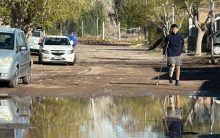 Inundaciones cloacales y calles intransitables: la problemática crónica de un barrio en Rivadavia