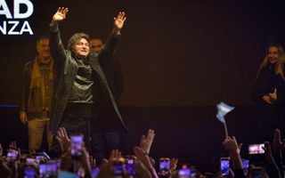 Javier Milei apuntó duramente al kirchnerismo y llamó a votar el domingo