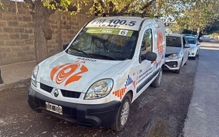 Robaron la camioneta de Radio La Voz y apareció después abandonada