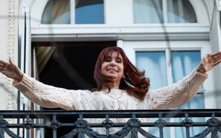 Cristina Kirchner criticó a Javier Milei y llamó a frenarlo con el voto a Fuerza Patria