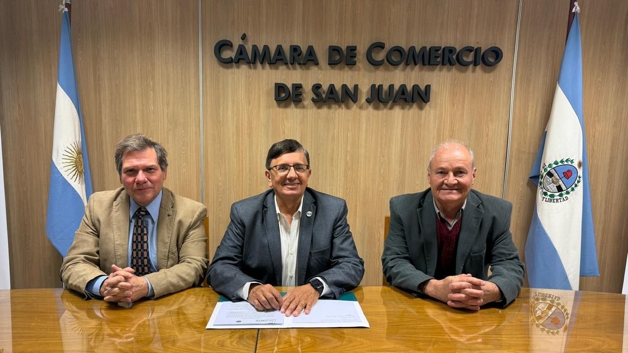La Cámara de Comercio firmó convenio con una universidad con modalidad virtual