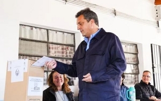 Sergio Massa emitió su voto y resaltó la importancia de que la gente participe de las elecciones
