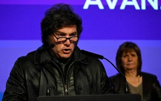 Milei convocó de urgencia a su Gabinete tras la dura derrota en Buenos Aires.