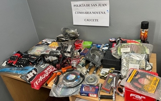 Cayó un albañil por robar a su jefa y encontraron un depósito clandestino en su casa
