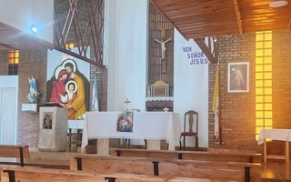 La fe en acción: venta de empanadas para reconstruir una parroquia destruida por las lluvias