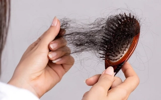 Cinco claves para detener la caída del cabello