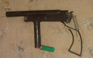 Con una tumbera, un adolescente robó un celular y lo detuvieron
