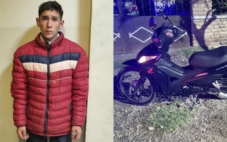 Iba en una moto robada, intentó huir de la policía y terminó chocando contra un portón