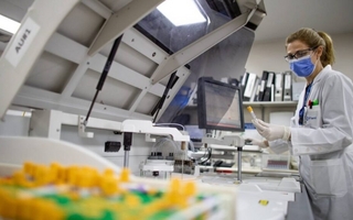 Anmat clausuró un laboratorio y ordenó retirar un medicamento contra la leucemia